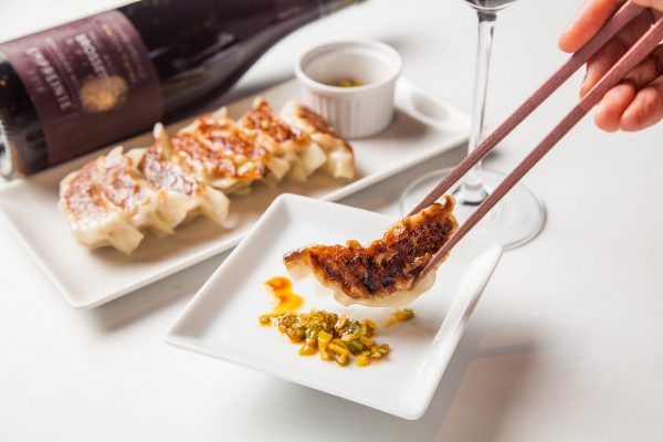ボジョレー解禁間近！今年は餃子とのペアリングで楽しもう